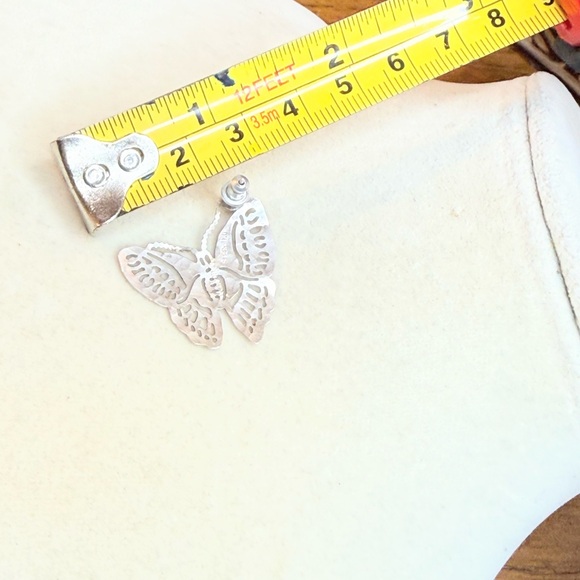 Sterling Silver Butterfly Stud Earrings Filigree Cutout Small Vintage - Picture 12 of 12